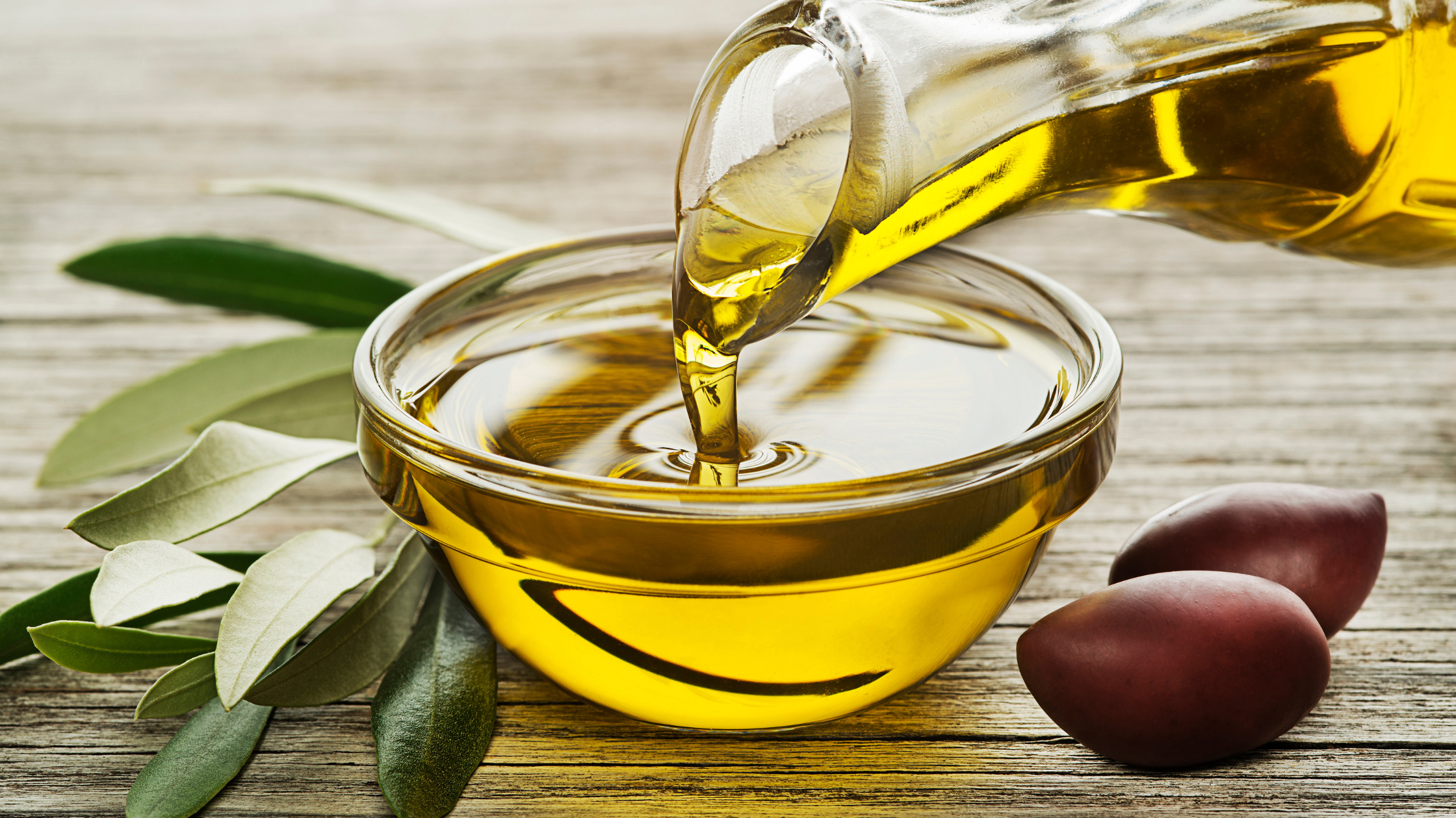 Try Olive Oil For Skin Care: The Celebrity Choice