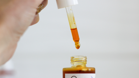 How to Incorporate Face Oil Into Your Skincare Routine Effortlessly